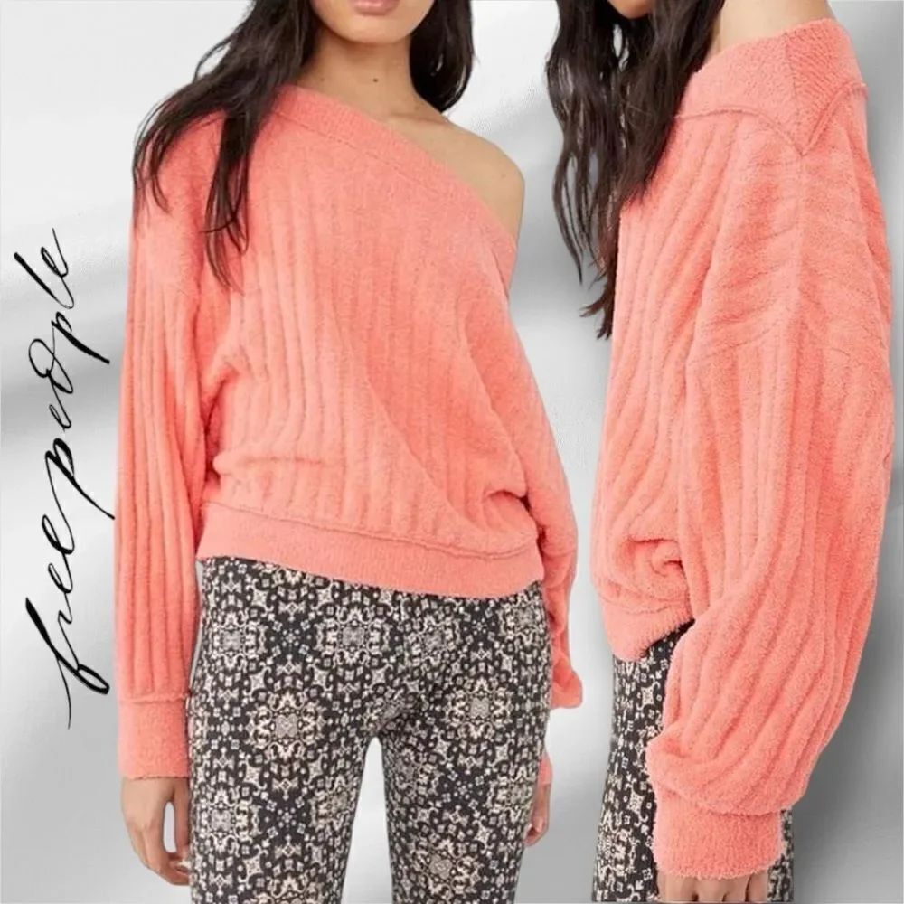 FREE PEOPLE Women’s Cabin Fever Ribbed Sweater in the Size Medium